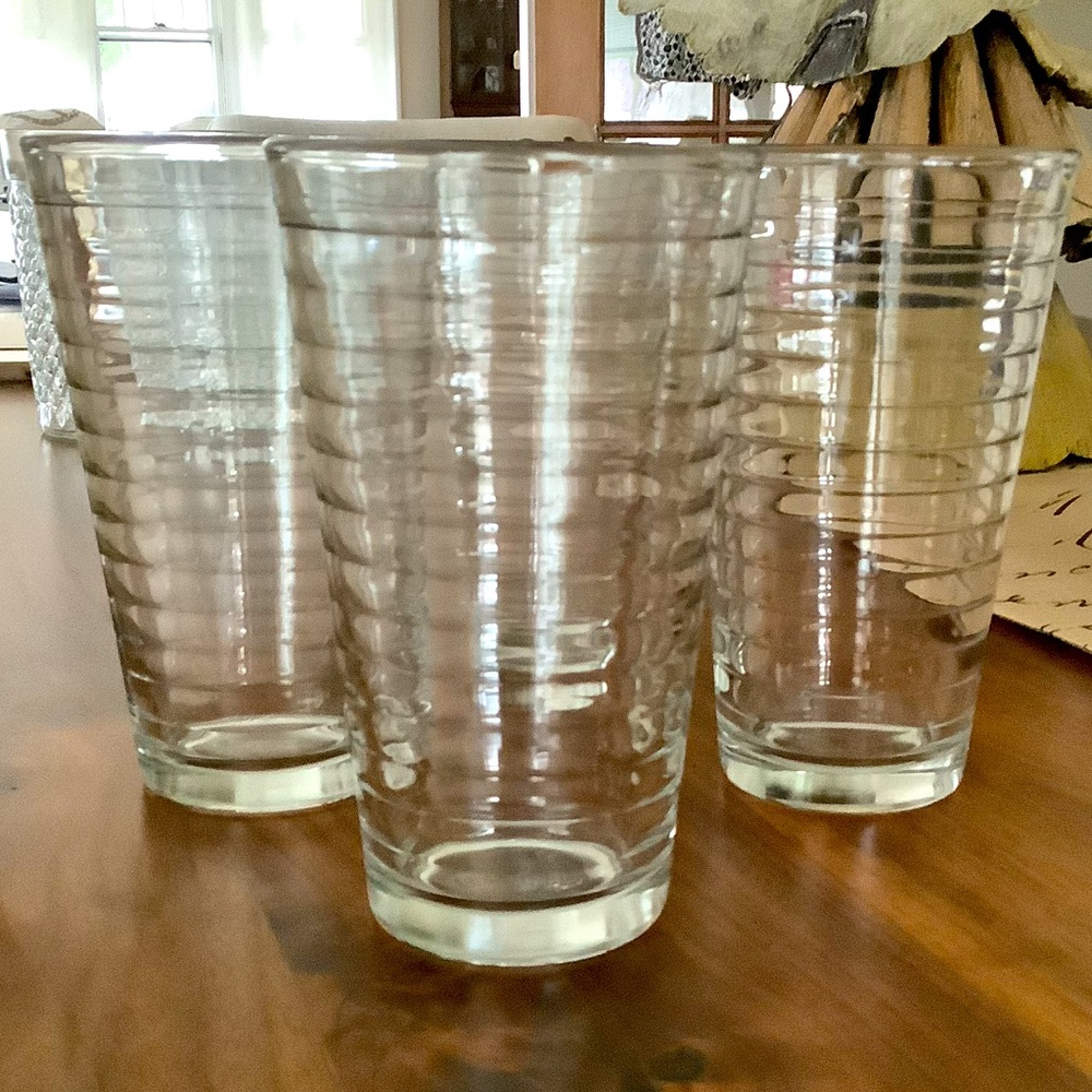 Set of four Libbey clear glasses with horizontal lines Circles